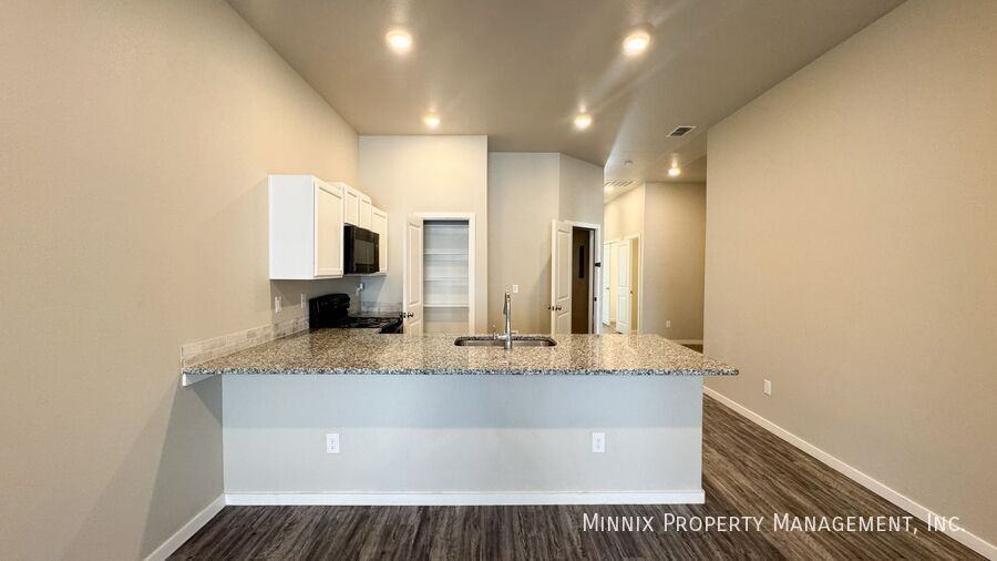 2104 N Avenue J #A - Photo 6 of 21