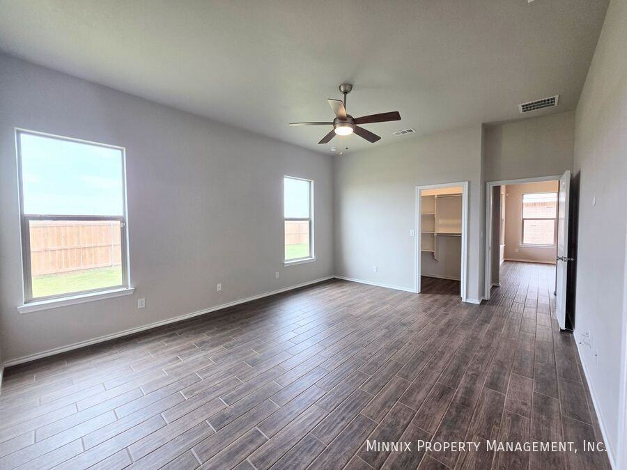 6801 Ranch Ave - Photo 5 of 23
