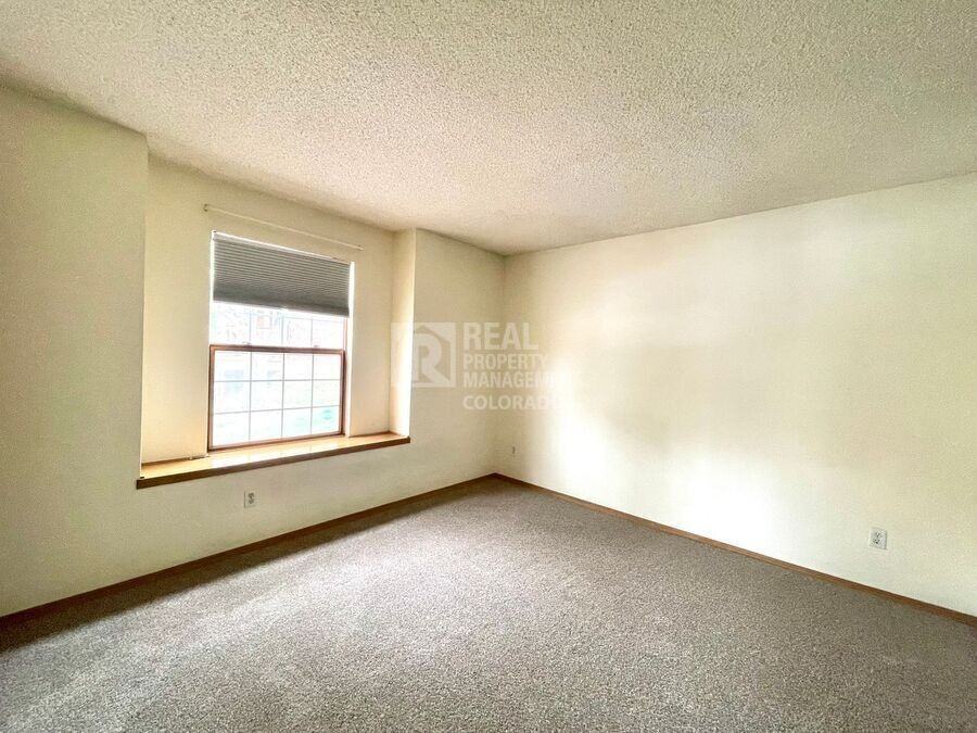 4933 S Carson St #103 - Photo 5 of 10