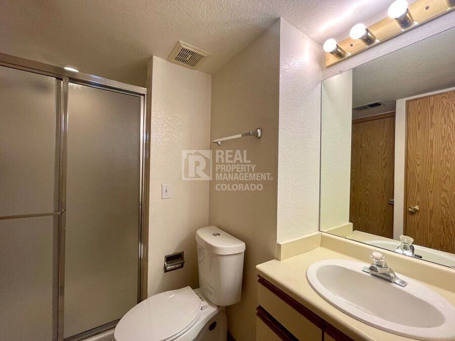 4933 S Carson St #103 - Photo 6 of 10
