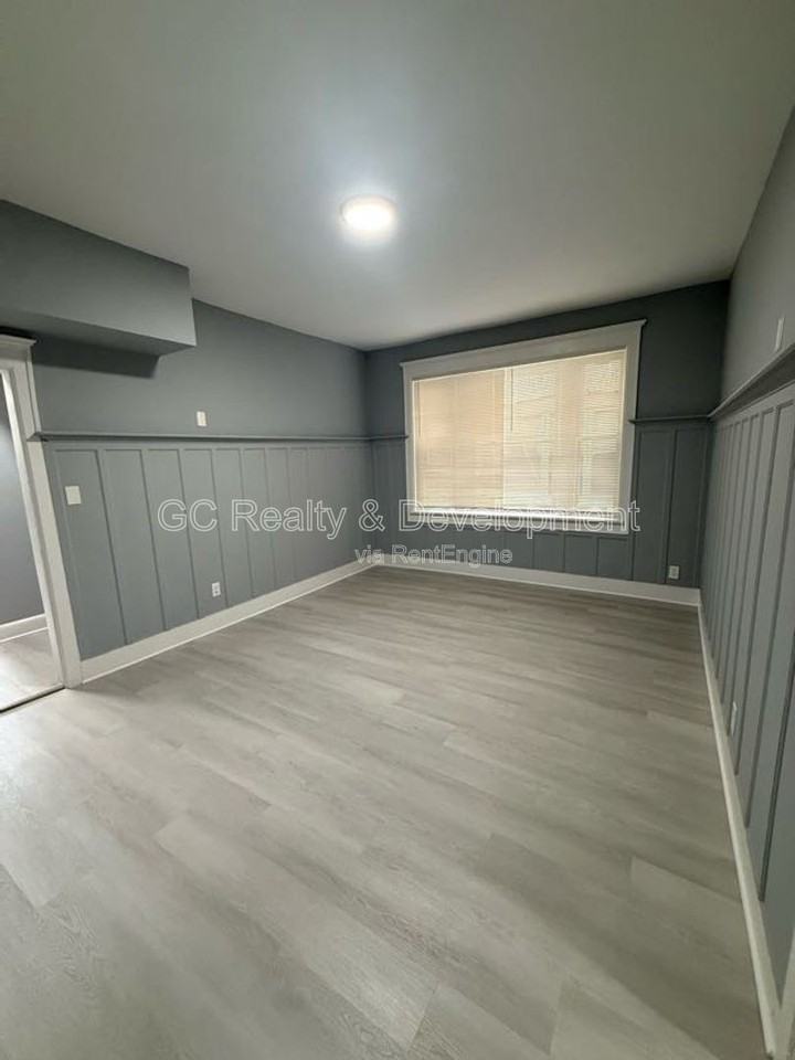 4326 S Michigan Ave #1N - Photo 5 of 12