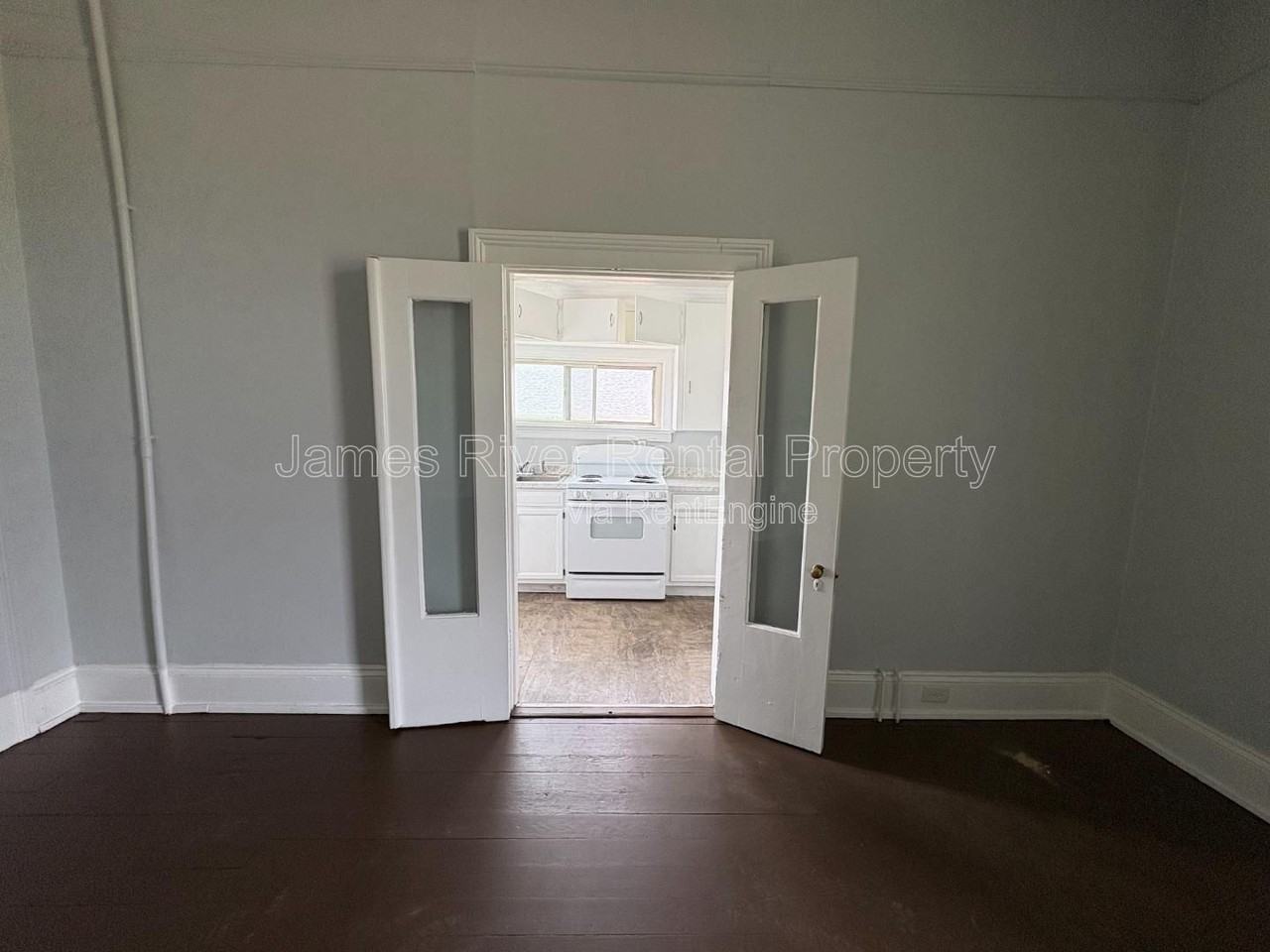 1003 Floyd St #5 - Photo 2 of 9