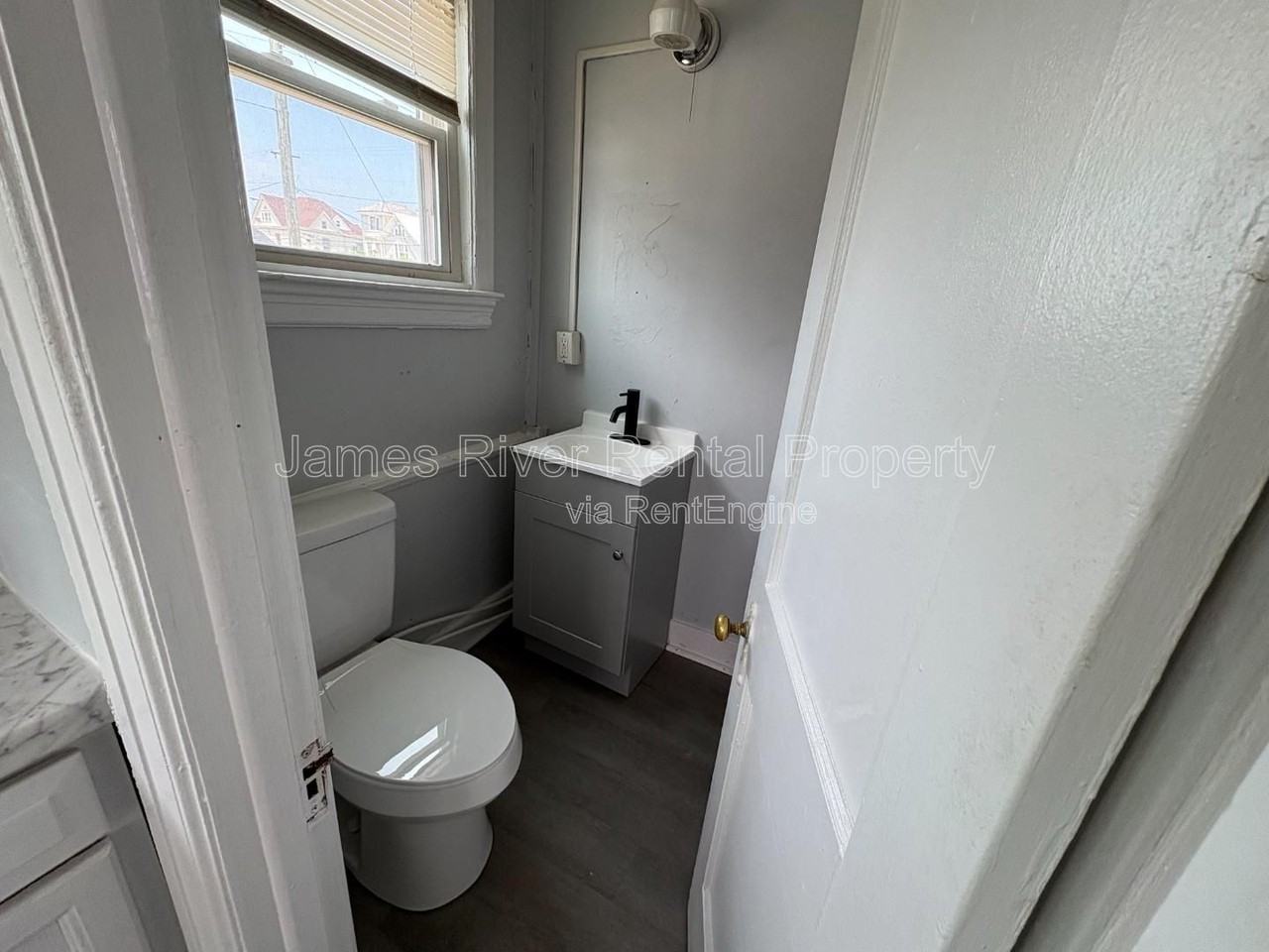 1003 Floyd St #5 - Photo 7 of 9