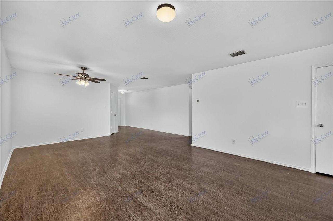 1608 Diamond Lake Trl - Photo 2 of 17
