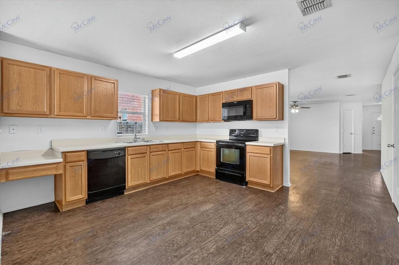 1608 Diamond Lake Trl - Photo 7 of 17