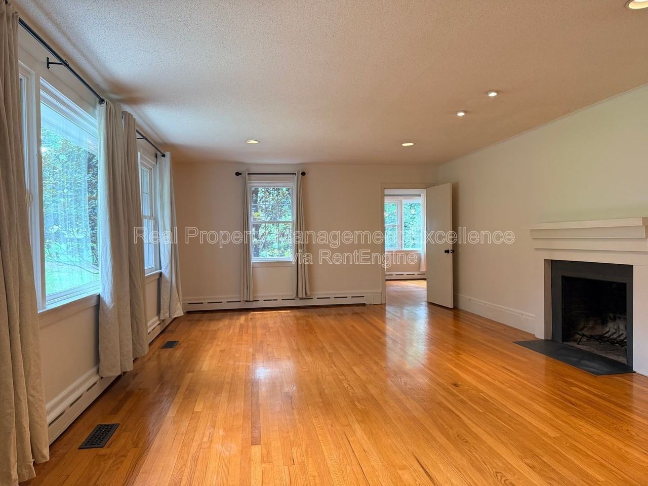 620 Carr St - Photo 5 of 50