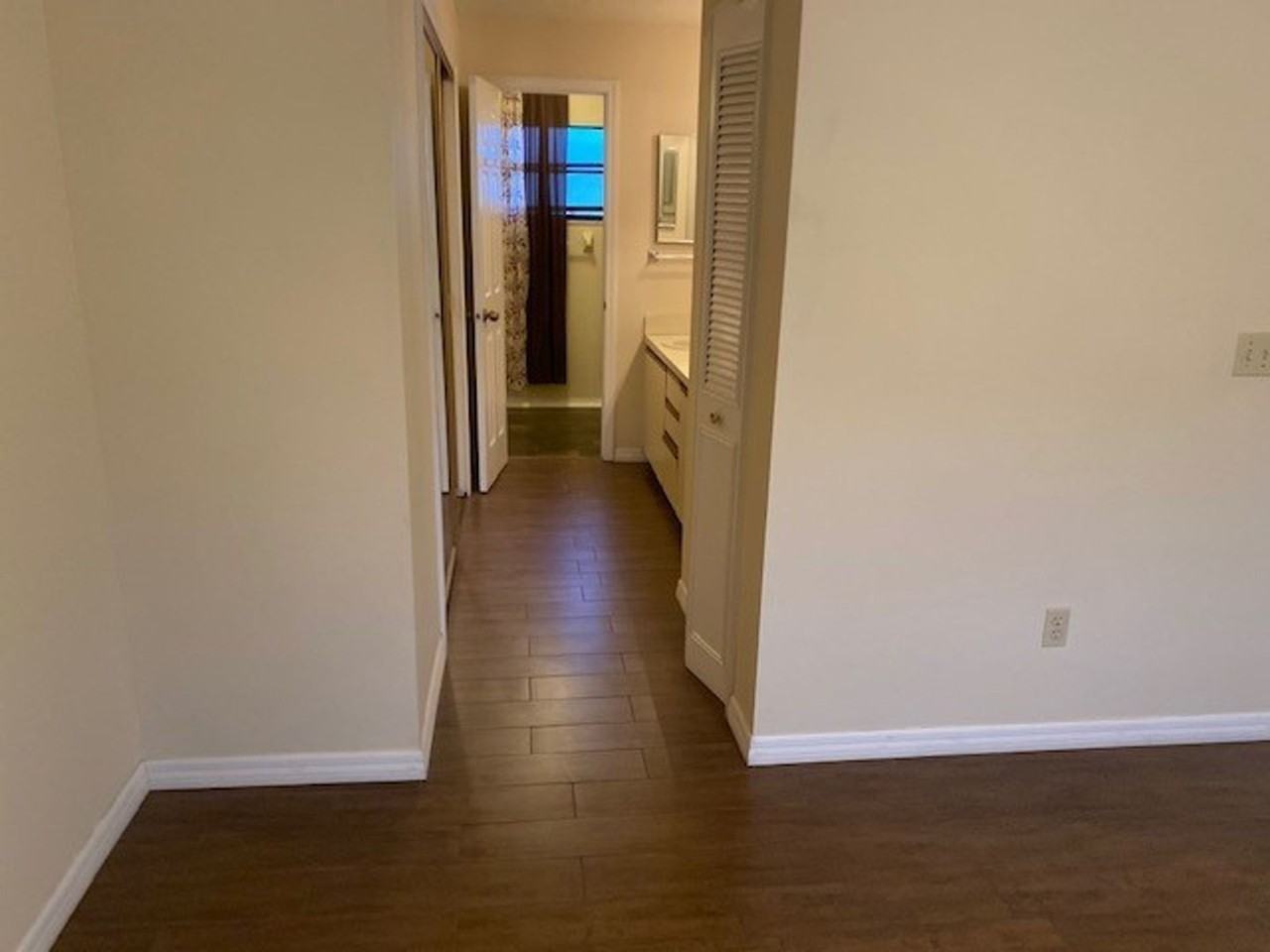 1604 Sunside Sq #33 - Photo 5 of 15