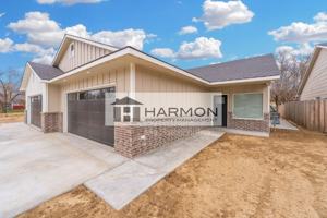 featured image of 3304 W 9th St N