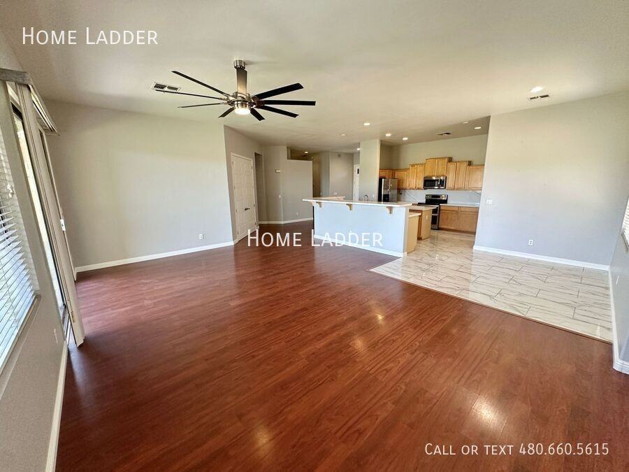 244 W Merrill Ave - Photo 2 of 25
