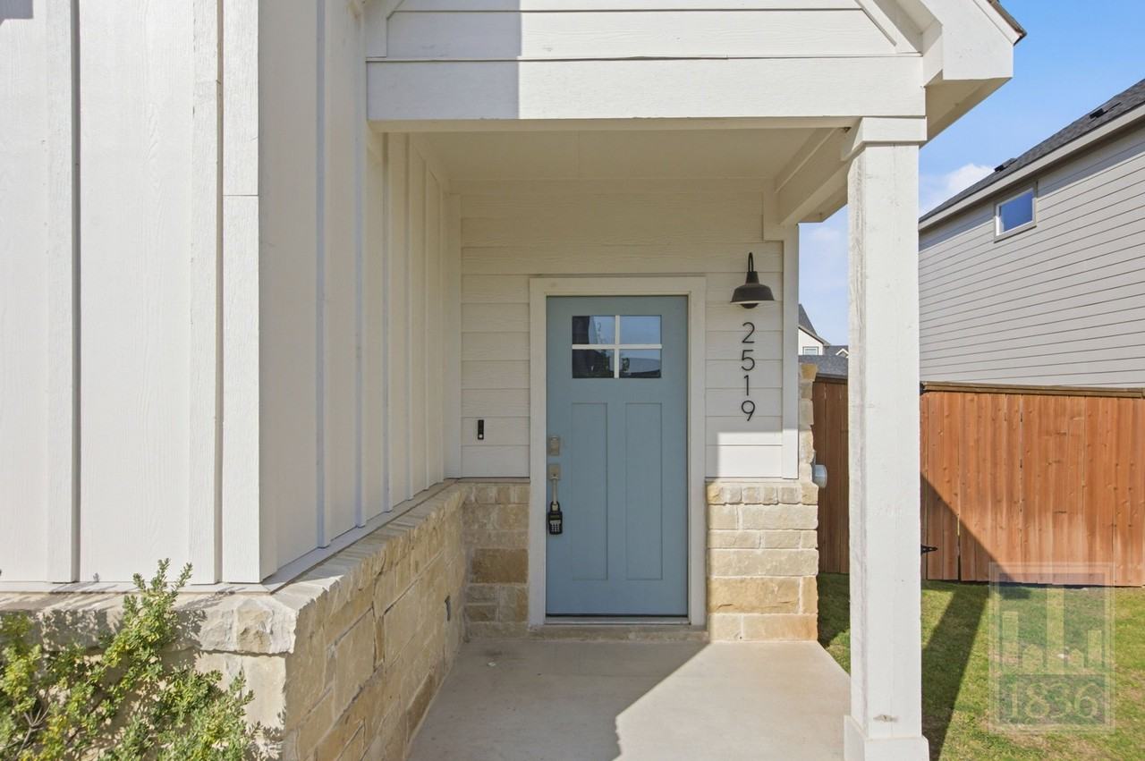 2519 Rose Archer Ln - Photo 2 of 50