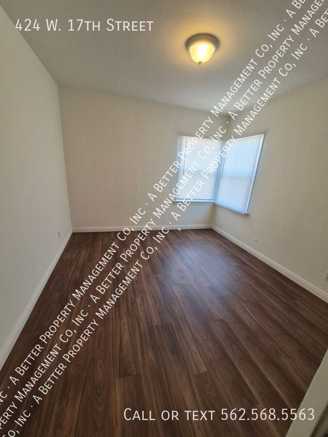 424 W 17th St - Photo 3 of 6