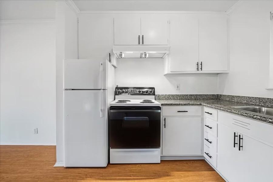 1739 Addison St #12 - Photo 7 of 17
