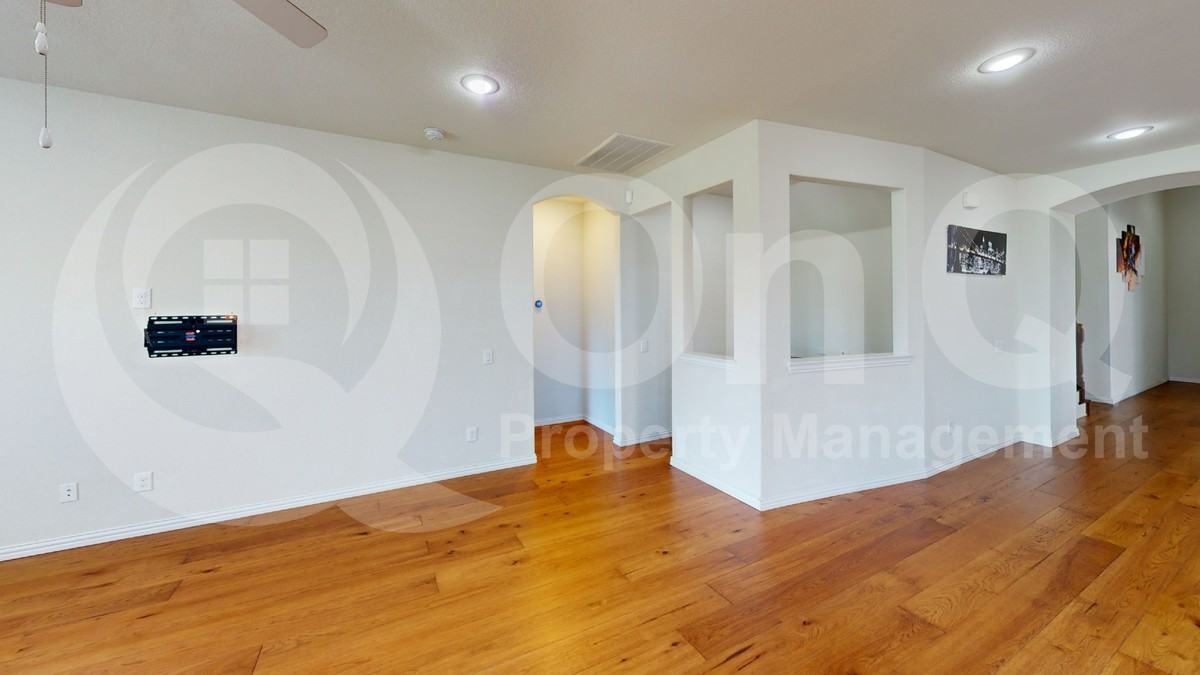 211 Copper Canyon Dr - Photo 4 of 25