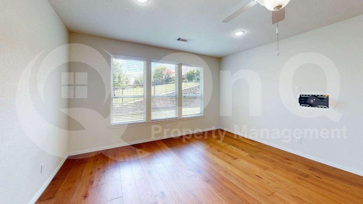 211 Copper Canyon Dr - Photo 5 of 25