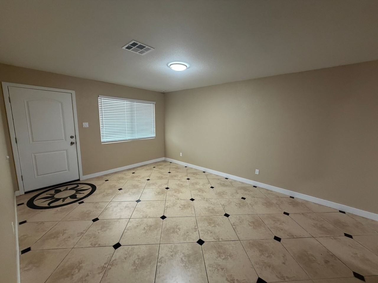 5810 W Earll Dr - Photo 2 of 18