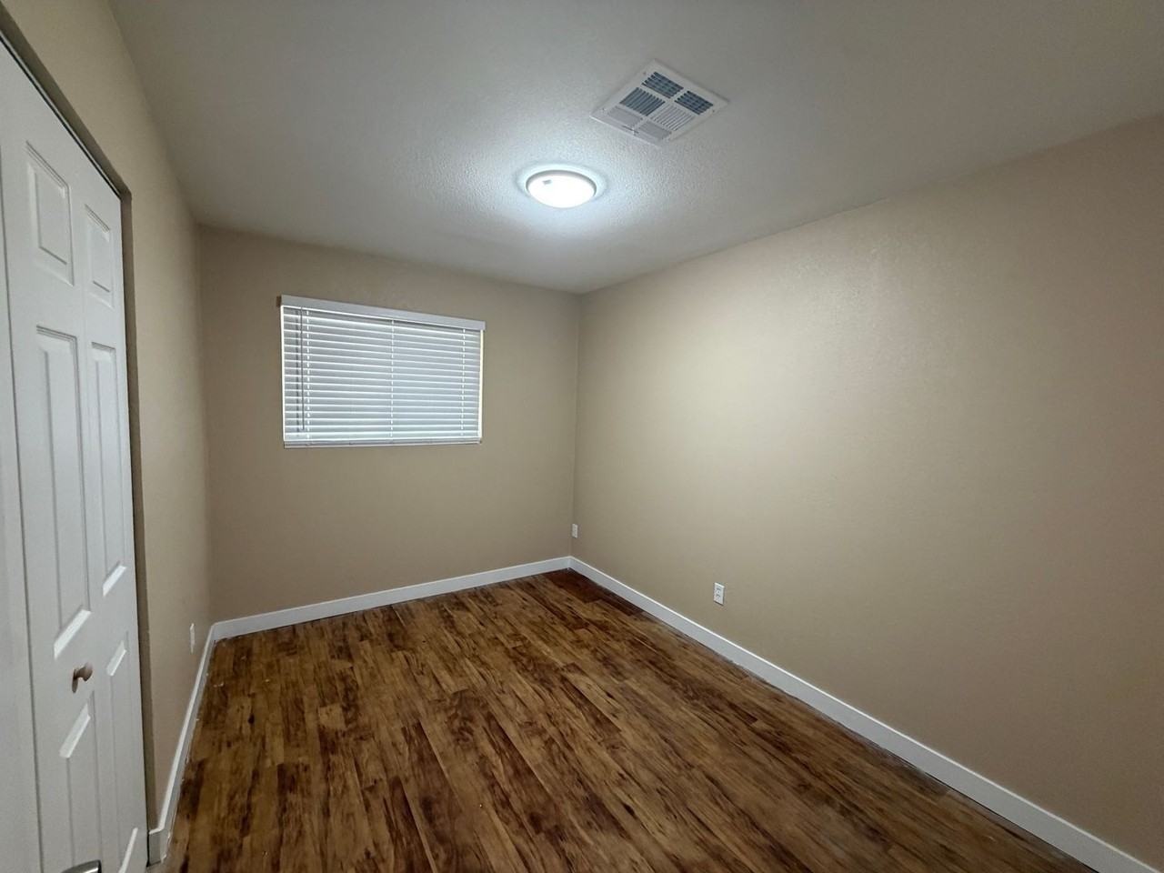 5810 W Earll Dr - Photo 4 of 18