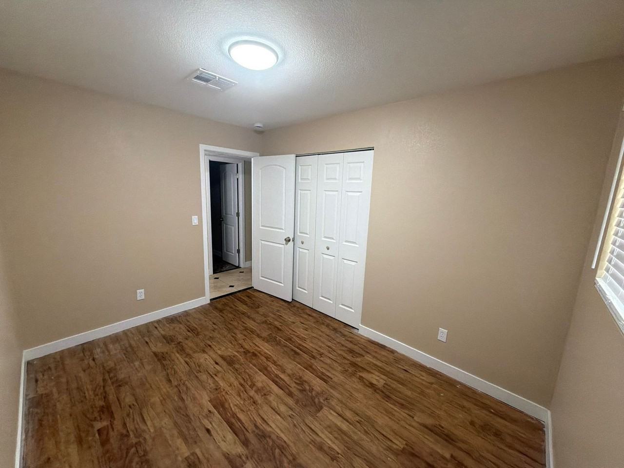 5810 W Earll Dr - Photo 5 of 18