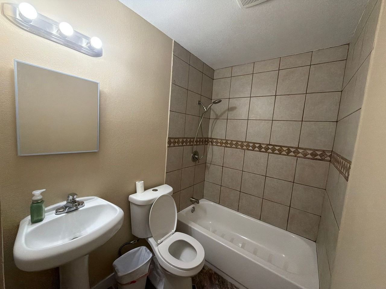 5810 W Earll Dr - Photo 6 of 18