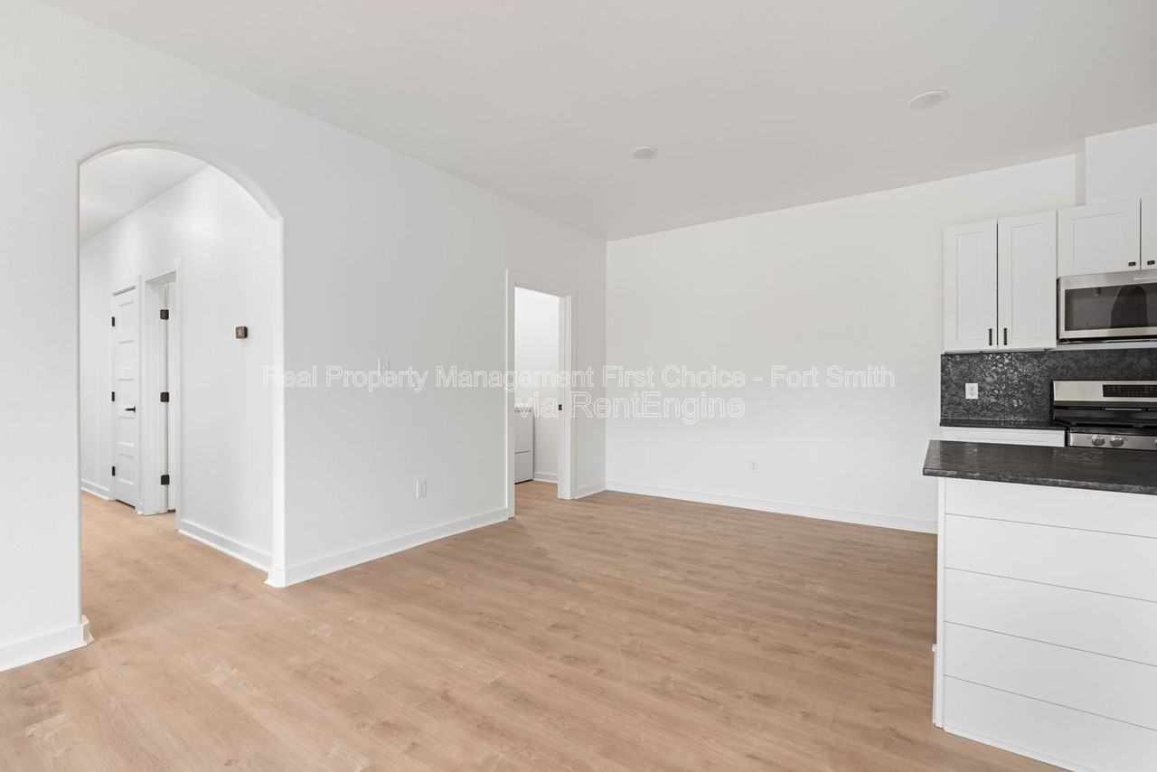 8808 Bainbridge Ct #A - Photo 3 of 22