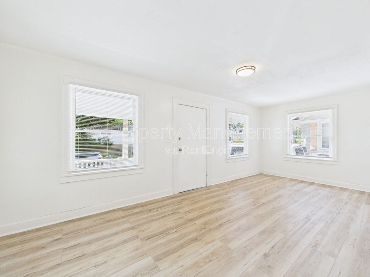 7131 Olive St - Photo 2 of 16