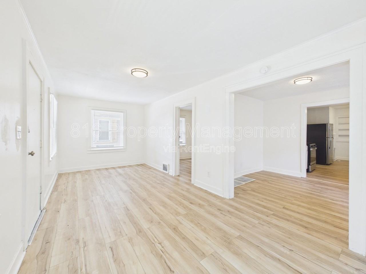 7131 Olive St - Photo 3 of 16