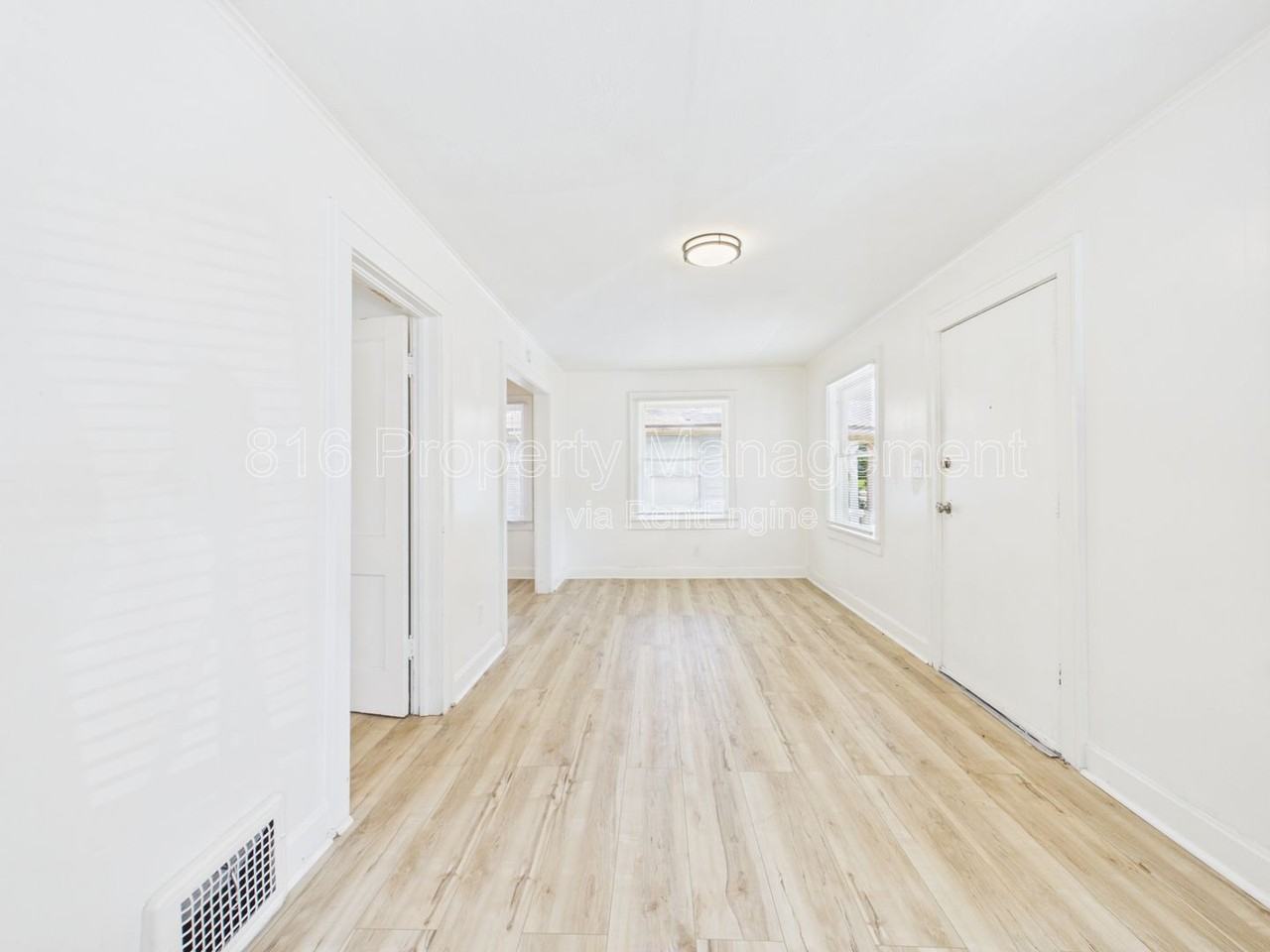 7131 Olive St - Photo 4 of 16
