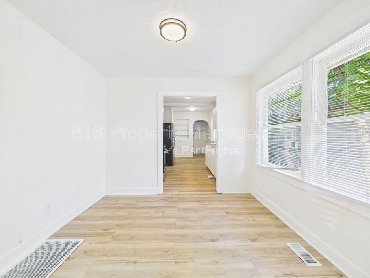7131 Olive St - Photo 5 of 16