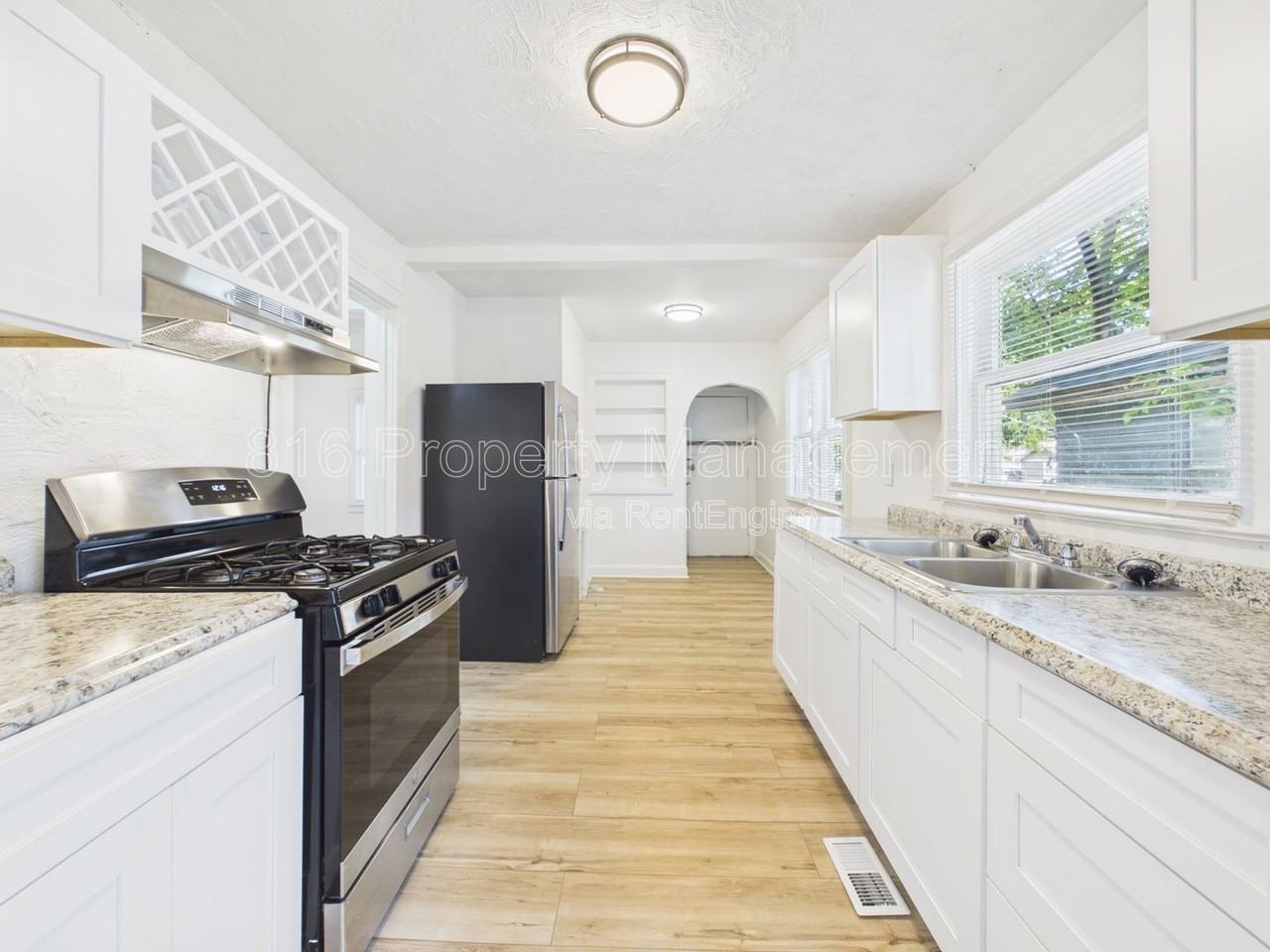 7131 Olive St - Photo 7 of 16