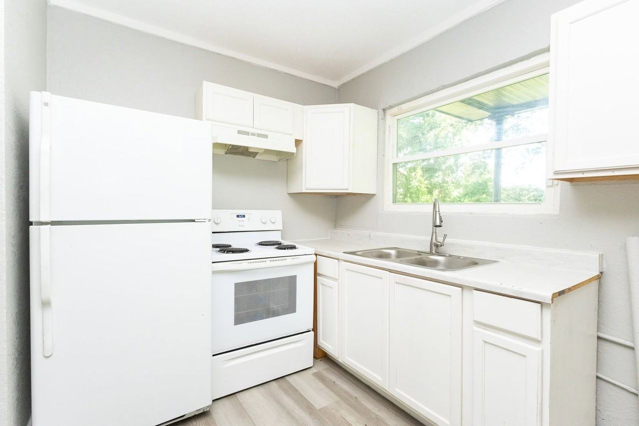 1823 Wilson St #A - Photo 6 of 14