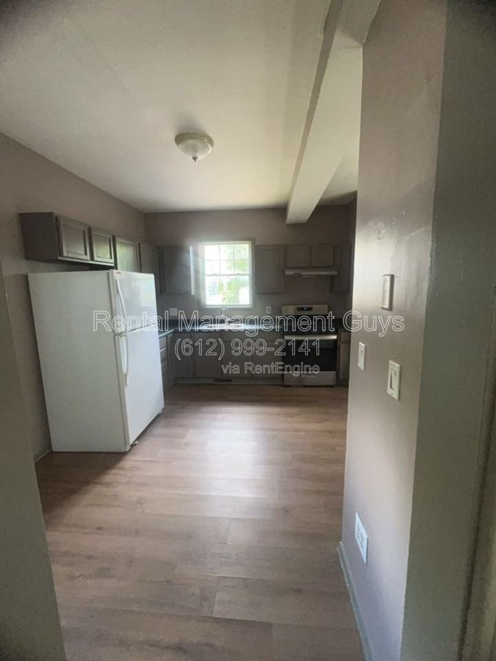 2205 10th Ave S - Photo 4 of 13
