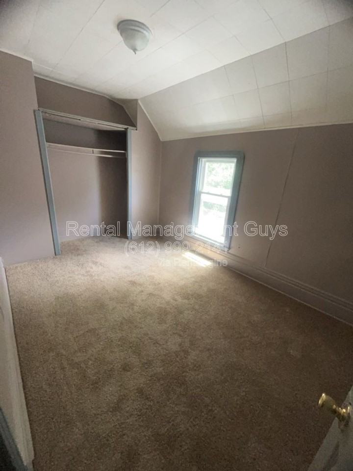 2205 10th Ave S - Photo 7 of 13