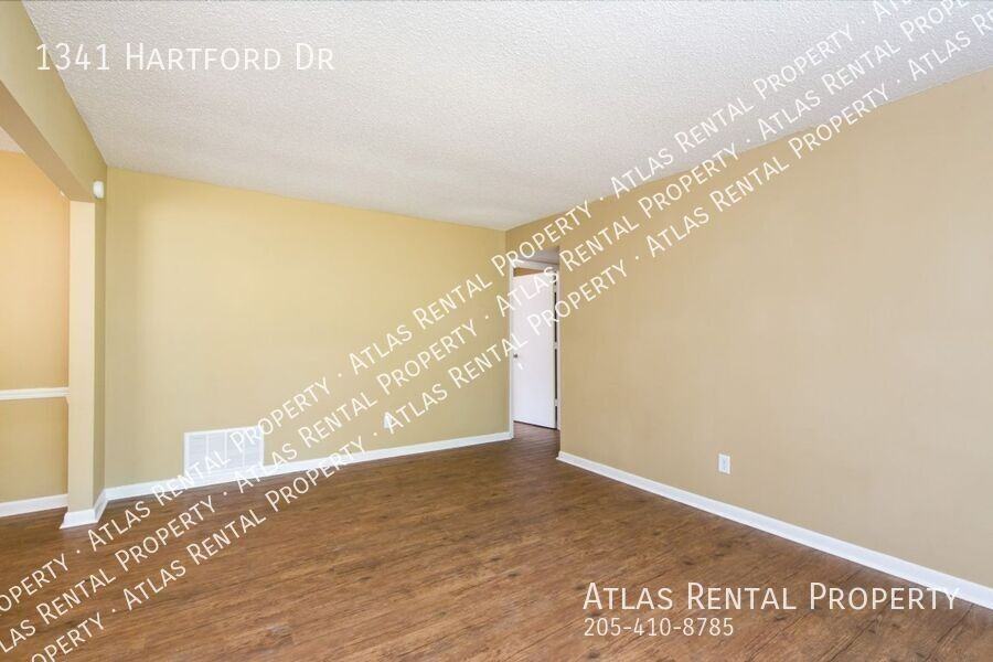 1341 Hartford Dr - Photo 6 of 18