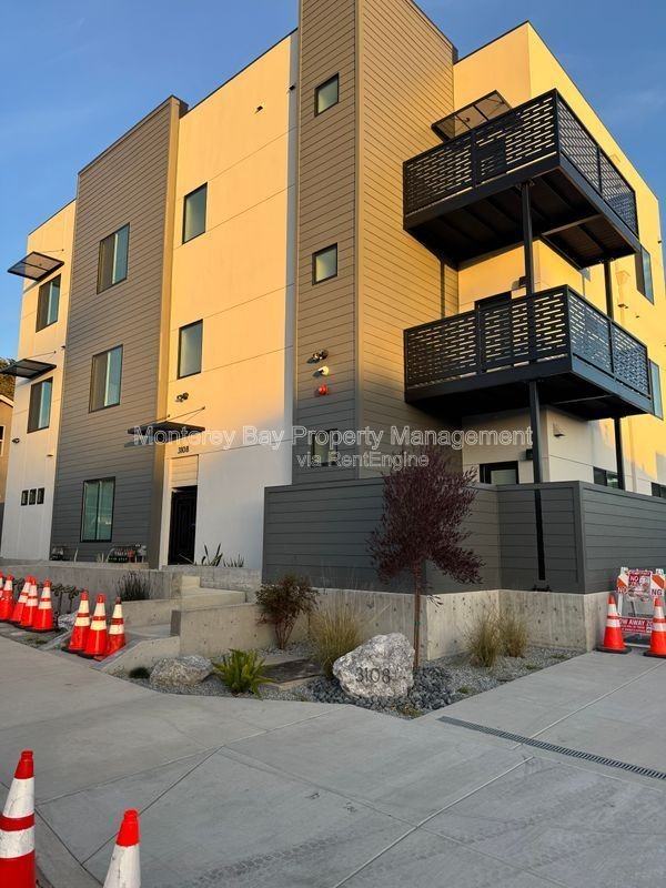 3108 Seacrest Ave #201 - Photo 7 of 11