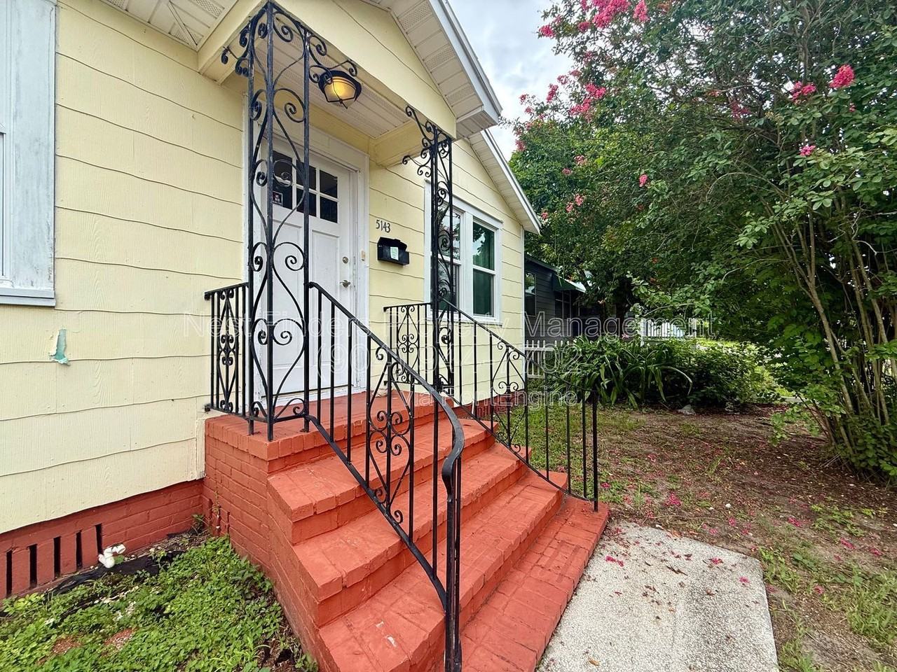 5143 Palmer Ave - Photo 4 of 22