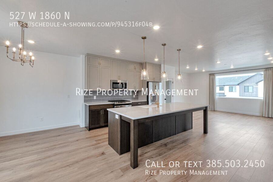 527 W 1860 N - Photo 3 of 26