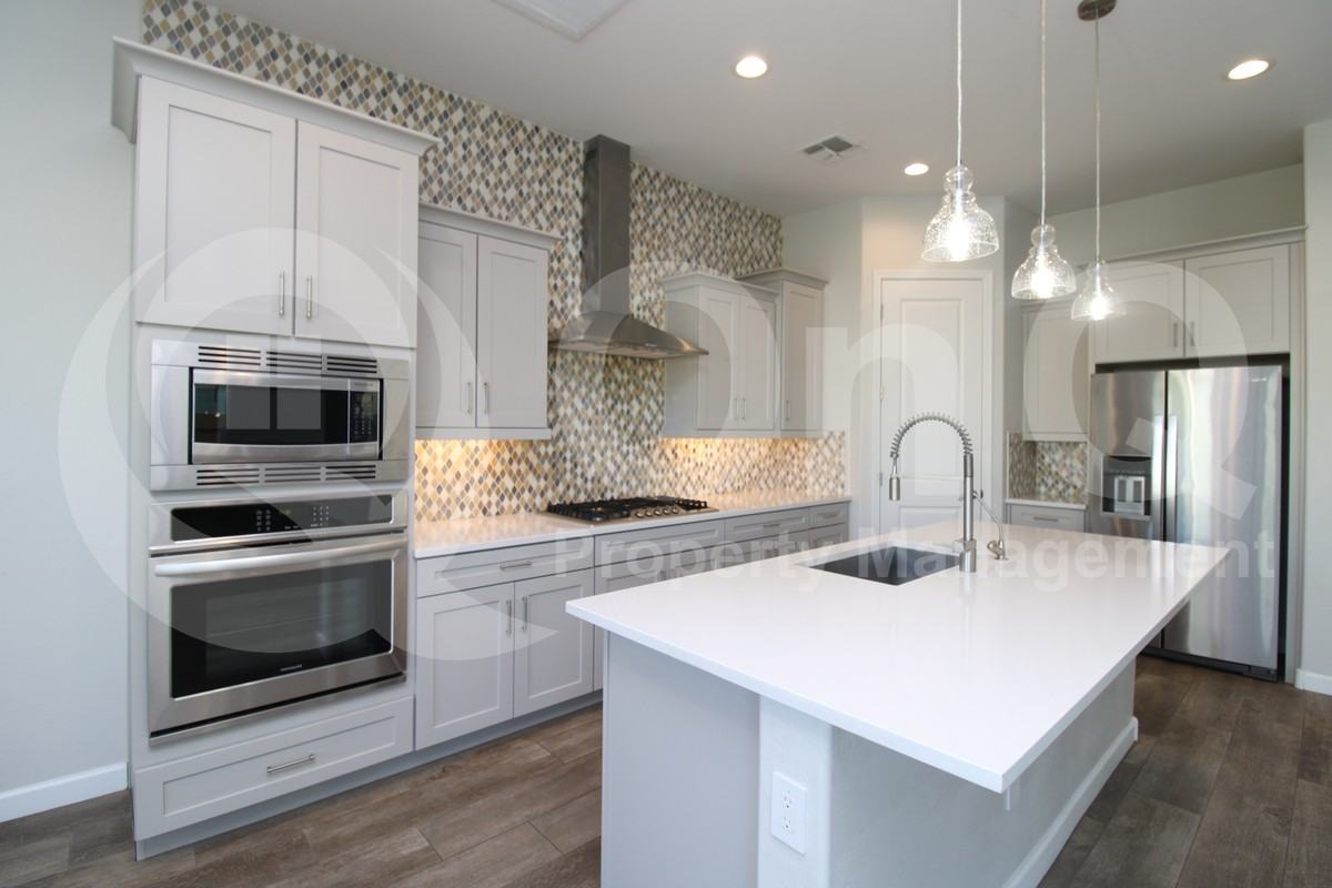2042 E Dry Wood Rd - Photo 3 of 31