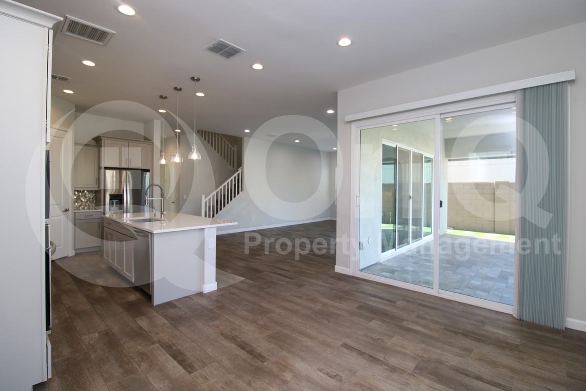 2042 E Dry Wood Rd - Photo 5 of 31