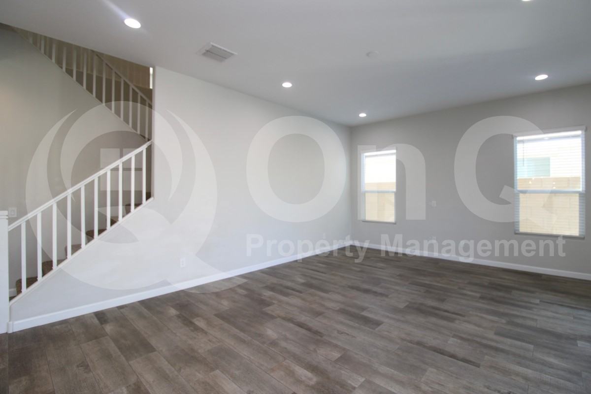 2042 E Dry Wood Rd - Photo 7 of 31
