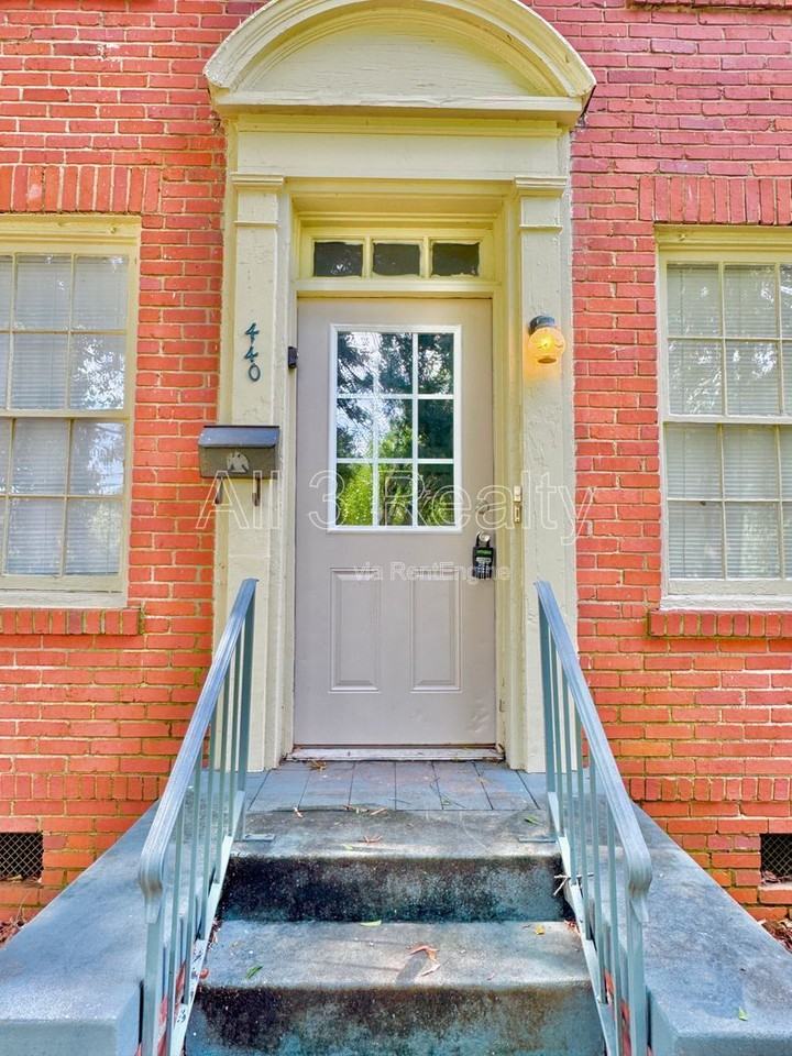 440 E Fairview Ave - Photo 3 of 29