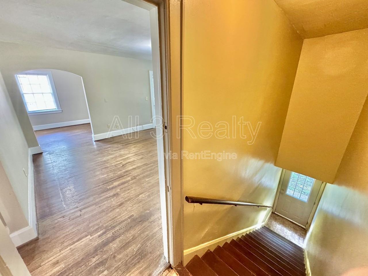 440 E Fairview Ave - Photo 5 of 29
