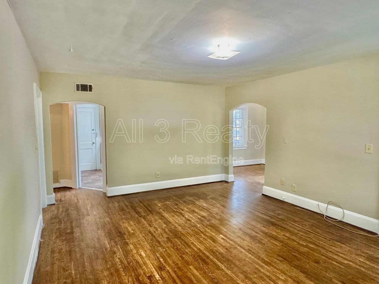 440 E Fairview Ave - Photo 7 of 29