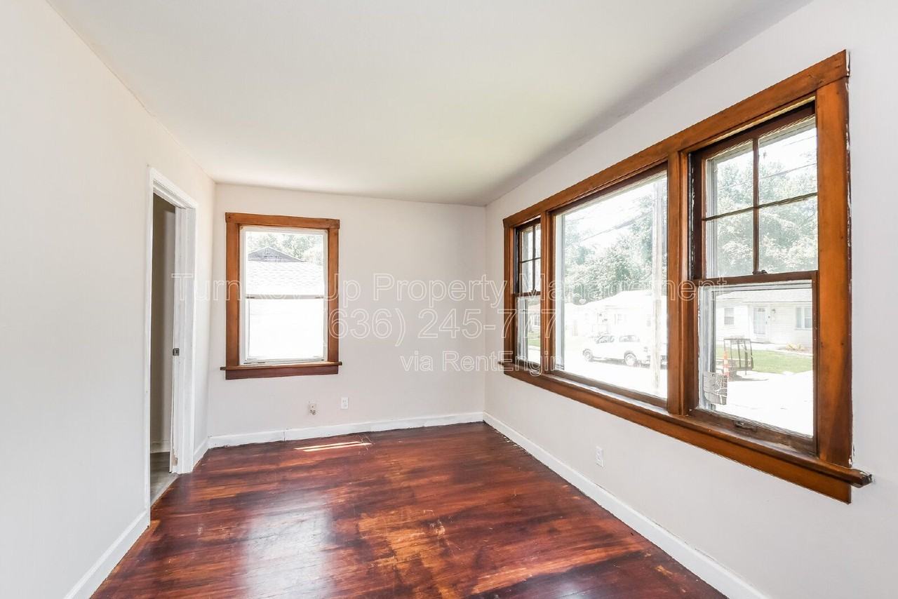 422 Plaza Ave - Photo 4 of 22