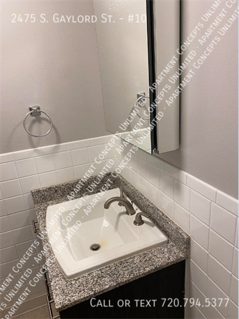 2475 S Gaylord St #10 - Photo 7 of 7