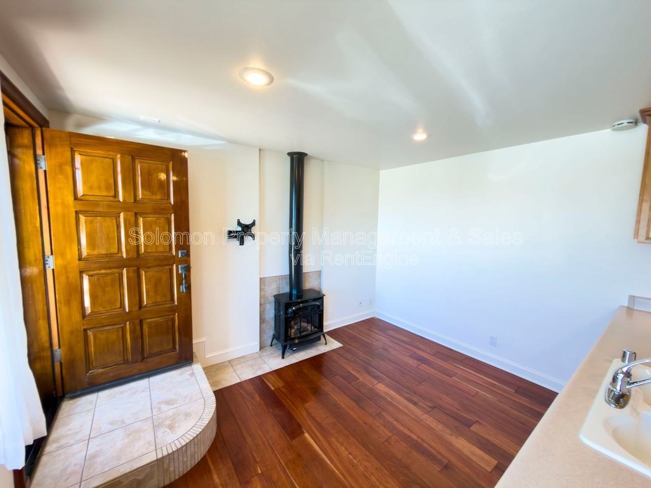 2354 Oxford Ave #A - Photo 2 of 15