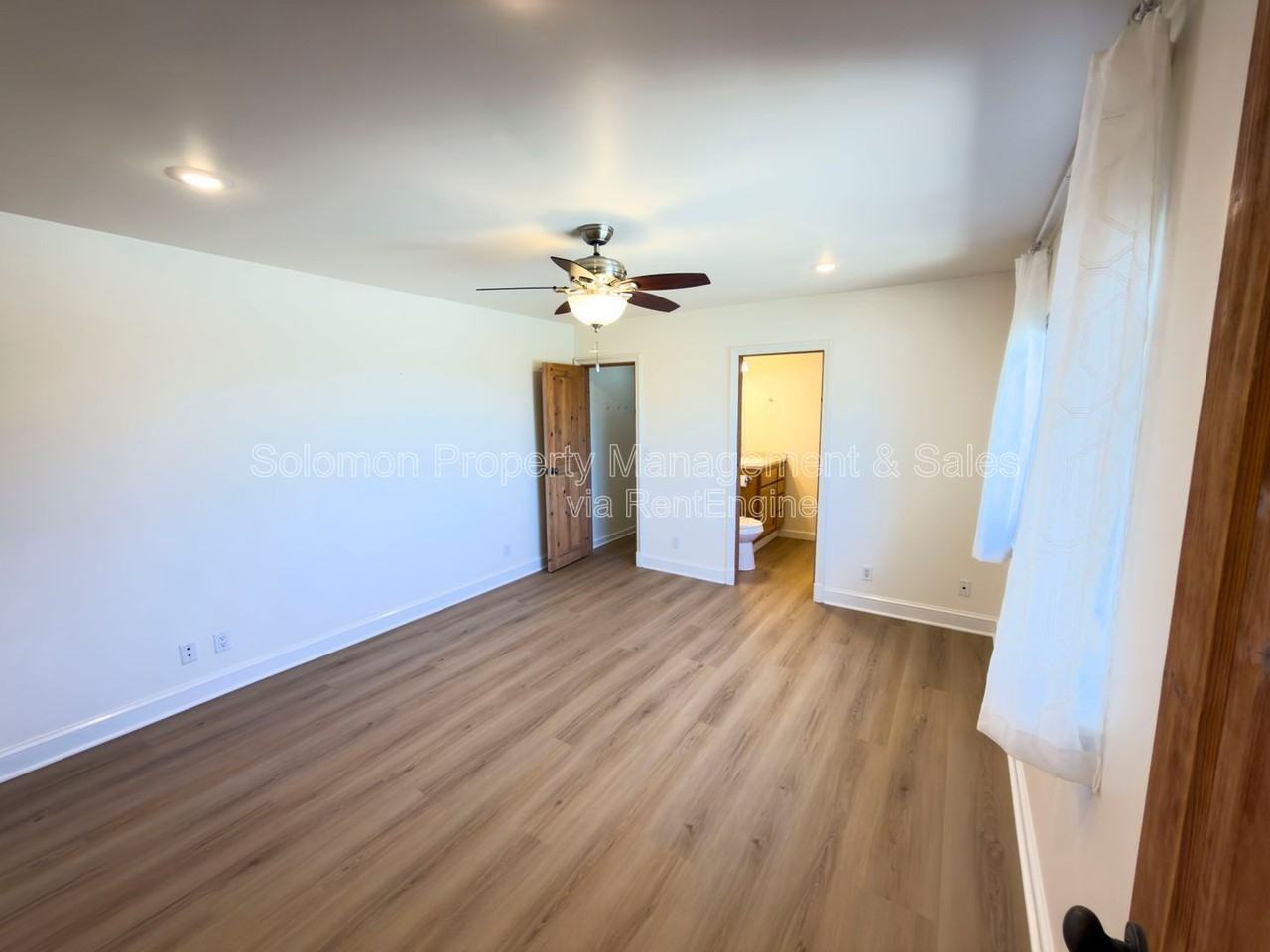 2354 Oxford Ave #A - Photo 5 of 15