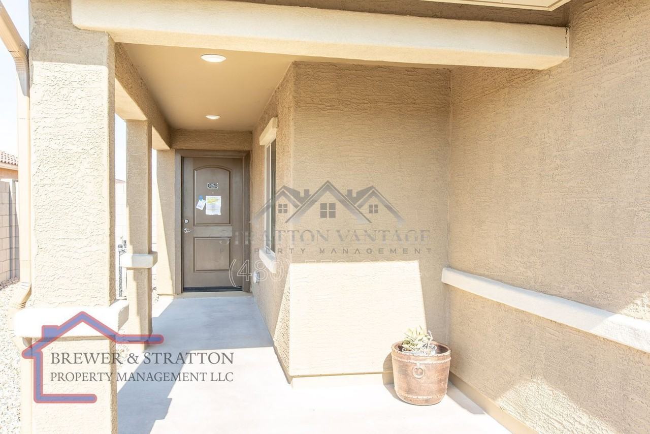 4020 N Ghost Hollow Ave - Photo 4 of 22