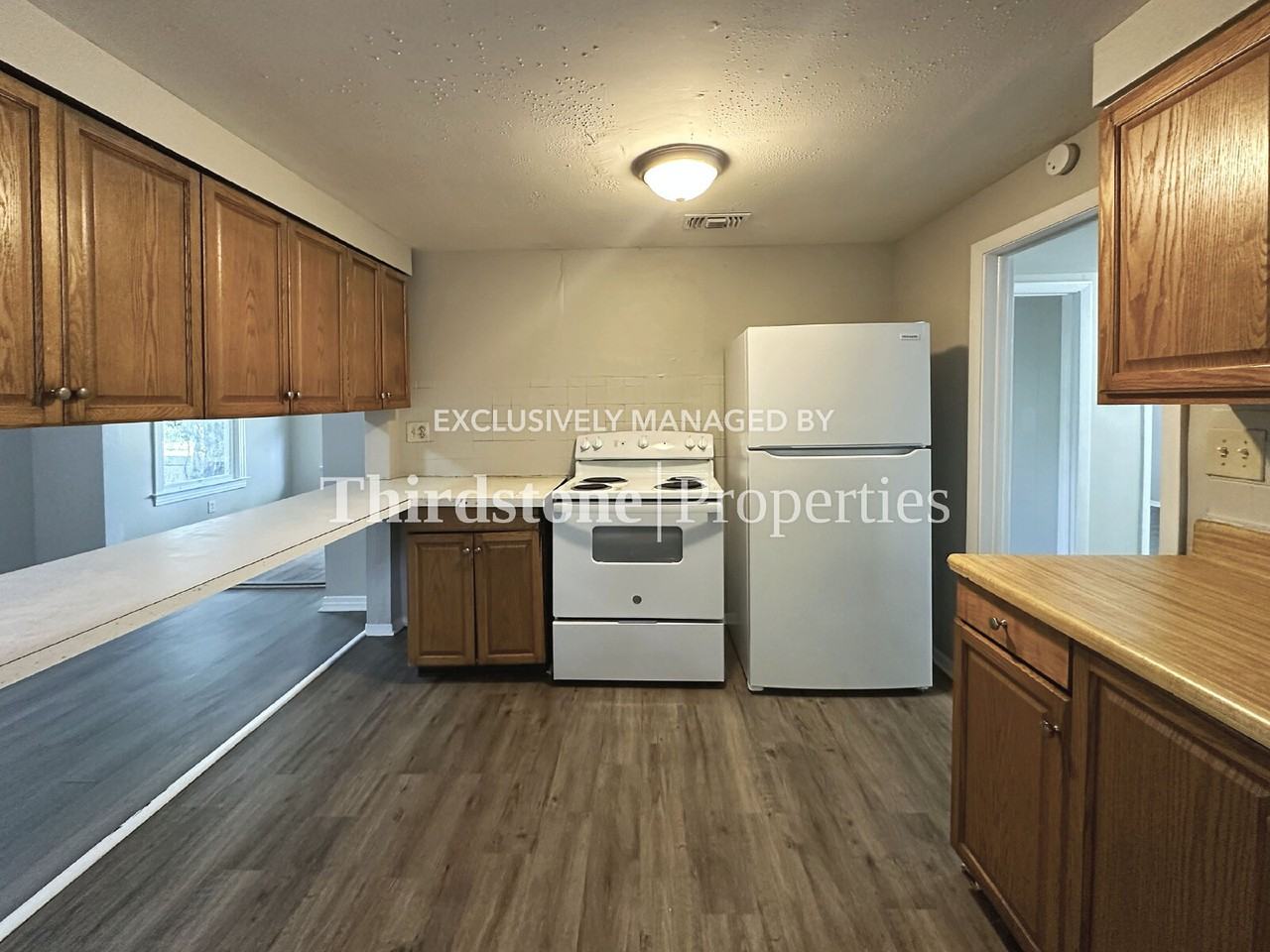 6965 Lorain St - Photo 6 of 30