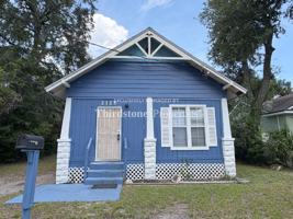 featured image of 2125 Lambert St