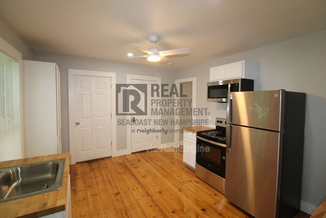 3 Baker St #4 - Photo 2 of 8