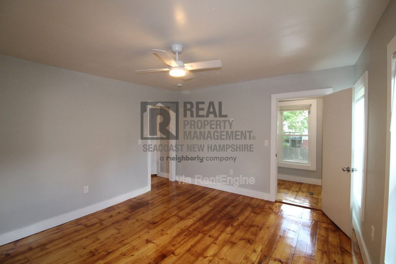3 Baker St #4 - Photo 4 of 8